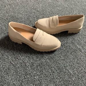 Dolce vita Catalina loafers. Khaki in color. Size: 7.5. Worn 1x.